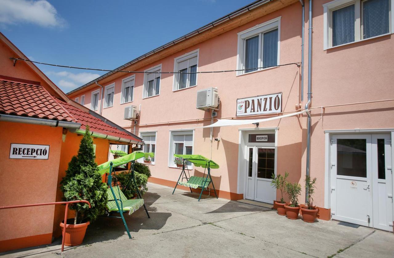 Centrál Panzió Szentes Exterior foto